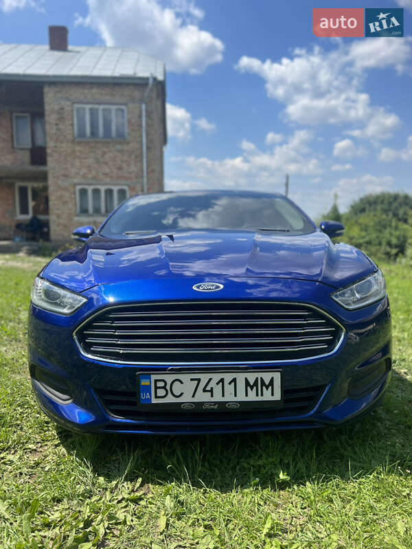 Седан Ford Fusion 2016 в 