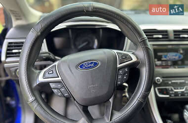 Седан Ford Fusion 2016 в 