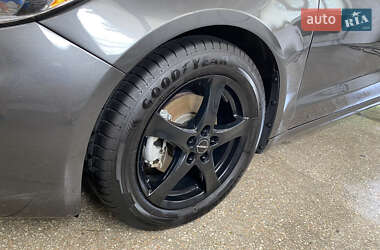 Седан Ford Fusion 2018 в Львове