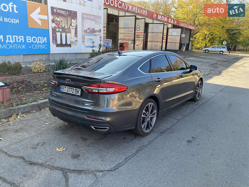Седан Ford Fusion 2018 в Львове