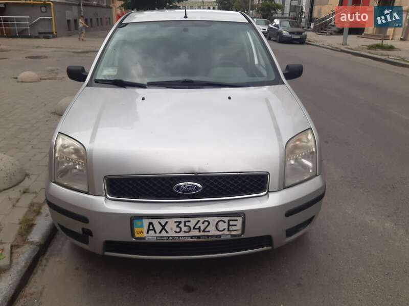 Хетчбек Ford Fusion 2004 в Люботині