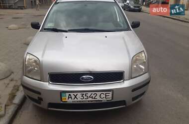 Хэтчбек Ford Fusion 2004 в 