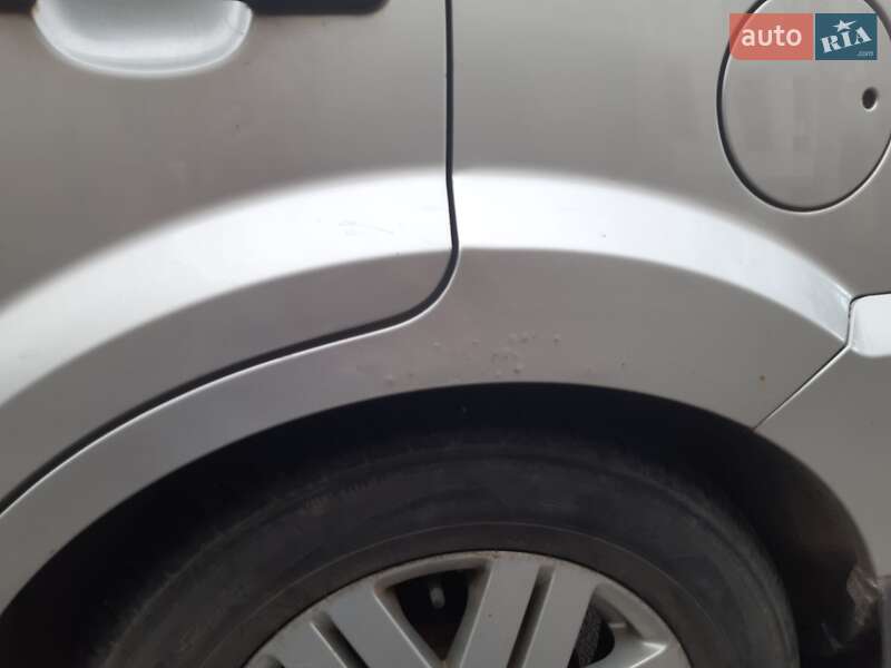 Хетчбек Ford Fusion 2004 в Люботині