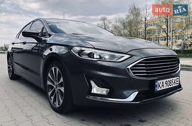 Седан Ford Fusion 2020 в 