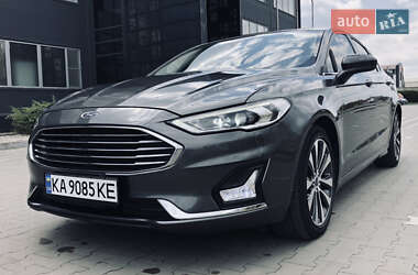 Седан Ford Fusion 2020 в 