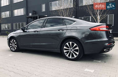 Седан Ford Fusion 2020 в 