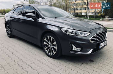 Седан Ford Fusion 2020 в 