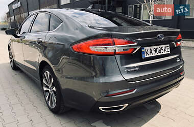 Седан Ford Fusion 2020 в 