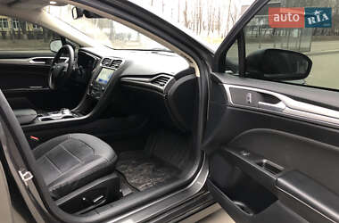 Седан Ford Fusion 2020 в 