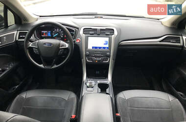 Седан Ford Fusion 2020 в 