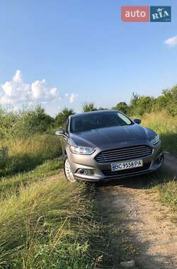 Седан Ford Fusion 2013 в 