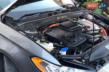 Седан Ford Fusion 2013 в 
