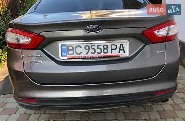 Седан Ford Fusion 2013 в 