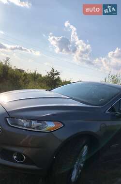 Седан Ford Fusion 2013 в 