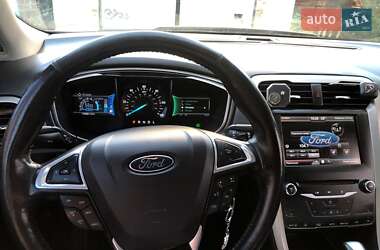 Седан Ford Fusion 2013 в 