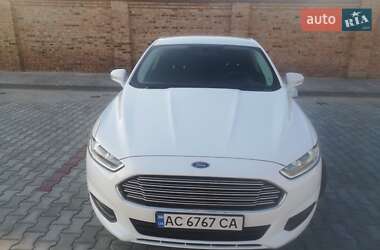 Седан Ford Fusion 2015 в 