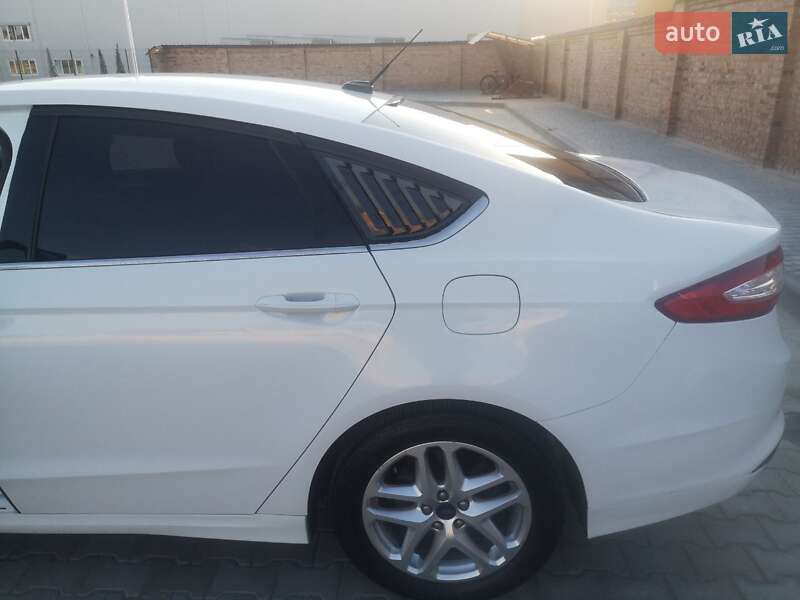 Седан Ford Fusion 2015 в Луцке