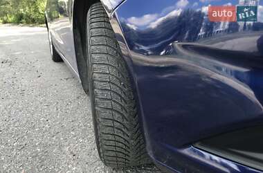 Седан Ford Fusion 2013 в 