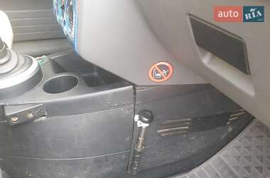 Хэтчбек Ford Fusion 2003 в 