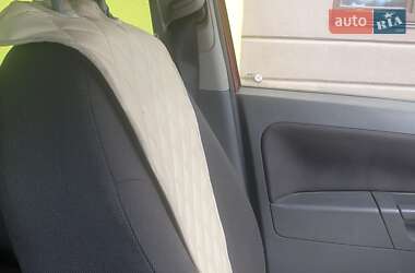 Хэтчбек Ford Fusion 2003 в 