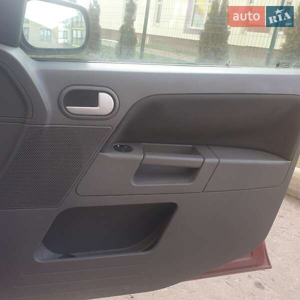 Хэтчбек Ford Fusion 2003 в Киеве