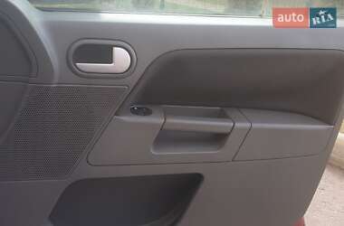 Хэтчбек Ford Fusion 2003 в 
