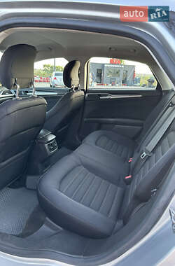 Седан Ford Fusion 2014 в 