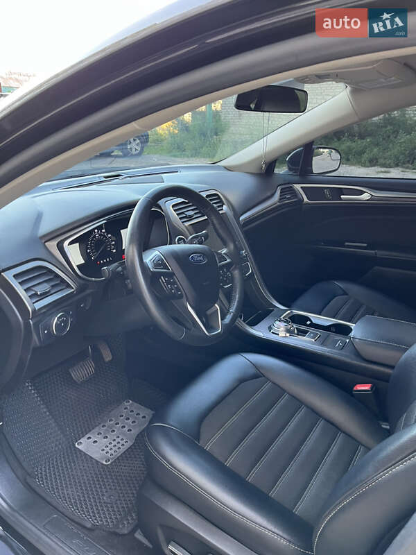 Седан Ford Fusion 2016 в Сумах