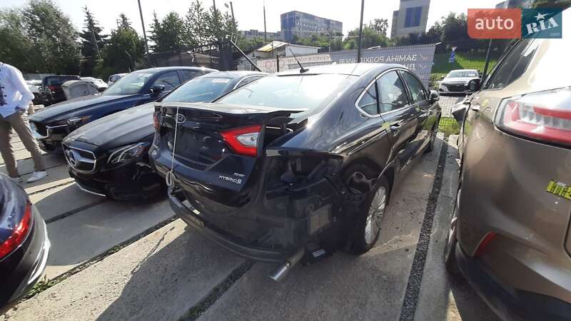 Седан Ford Fusion 2014 в Львове