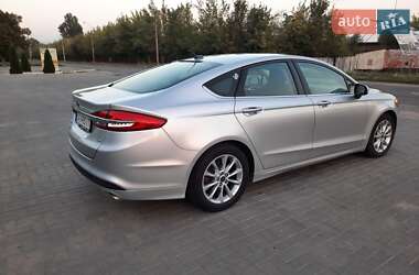 Седан Ford Fusion 2016 в Умані