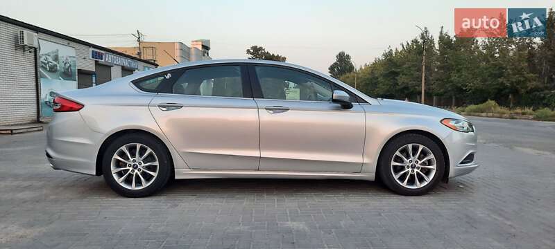 Седан Ford Fusion 2016 в Умані