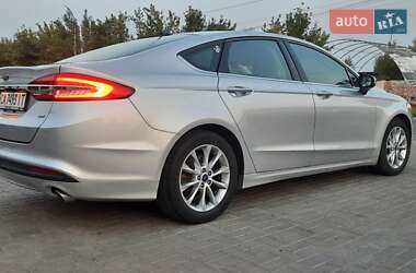 Седан Ford Fusion 2016 в Умані