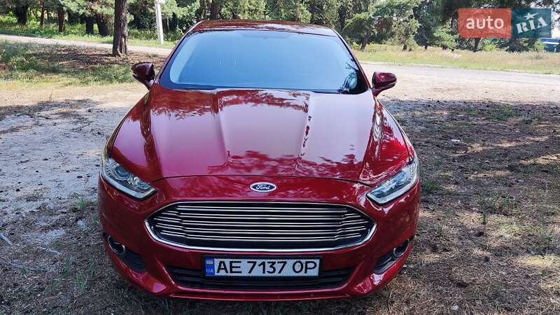Седан Ford Fusion 2015 в 