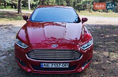 Седан Ford Fusion 2015 в 