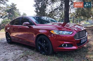 Седан Ford Fusion 2015 в 