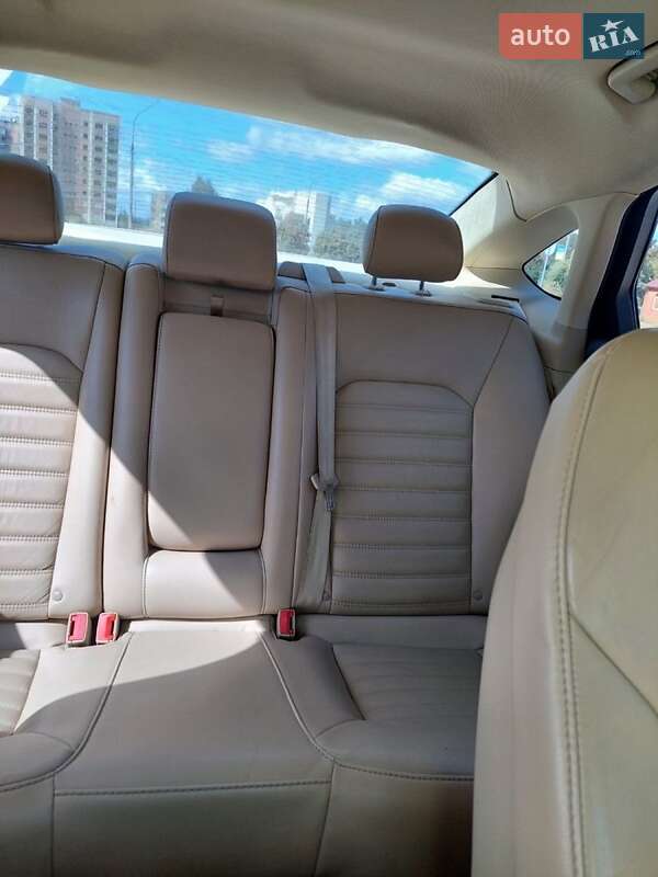 Седан Ford Fusion 2014 в Близнюках