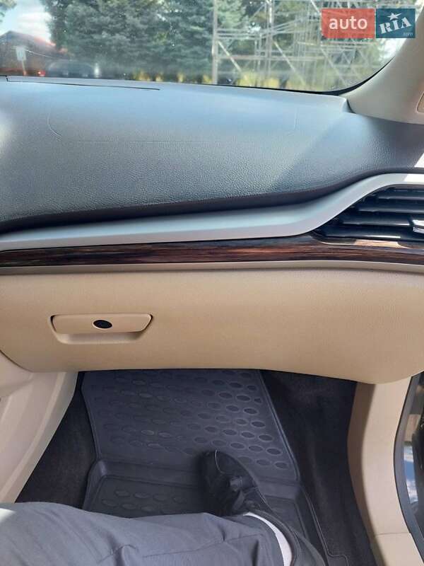 Седан Ford Fusion 2014 в Близнюках