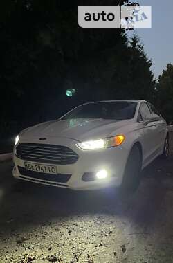 Седан Ford Fusion 2013 в Радивилове