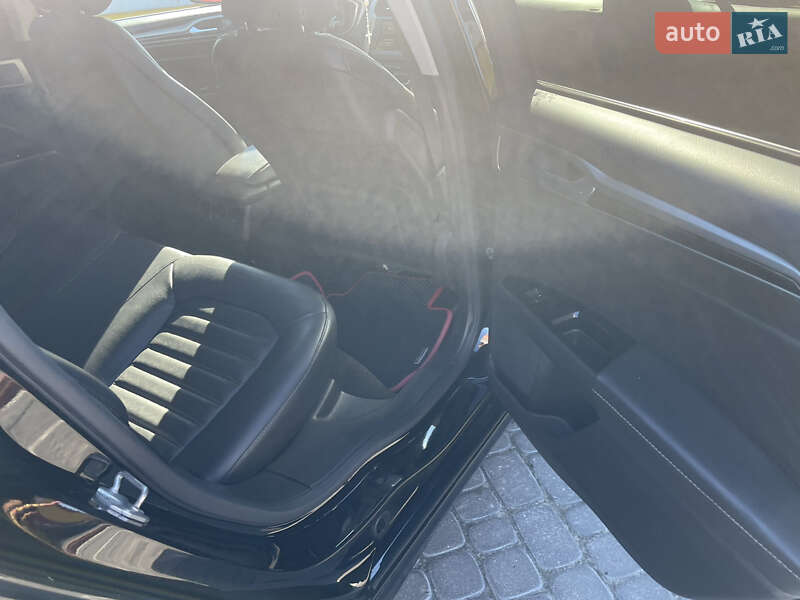 Седан Ford Fusion 2016 в Львове