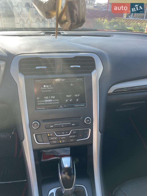 Седан Ford Fusion 2016 в Львове