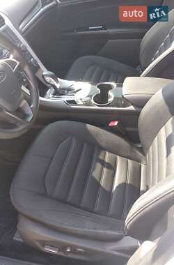 Седан Ford Fusion 2015 в 