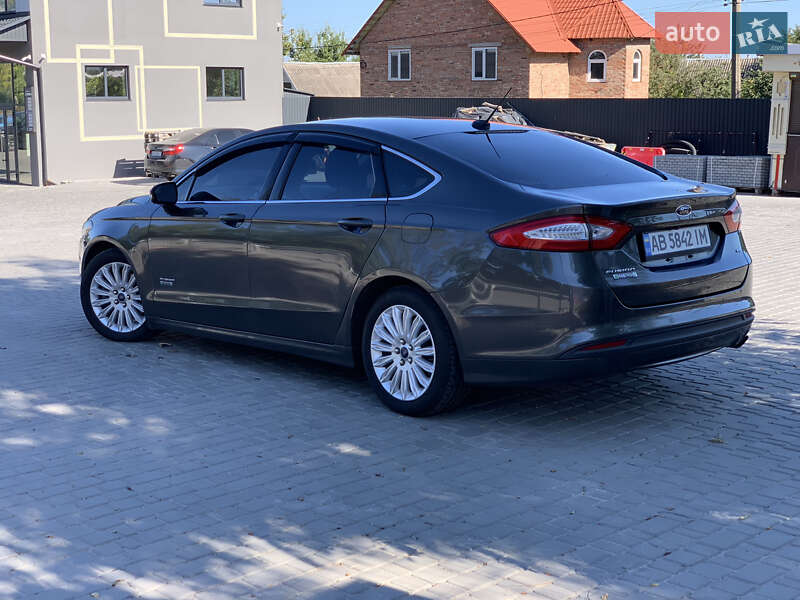 Седан Ford Fusion 2015 в Виннице