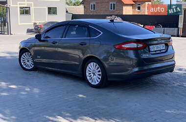 Седан Ford Fusion 2015 в 