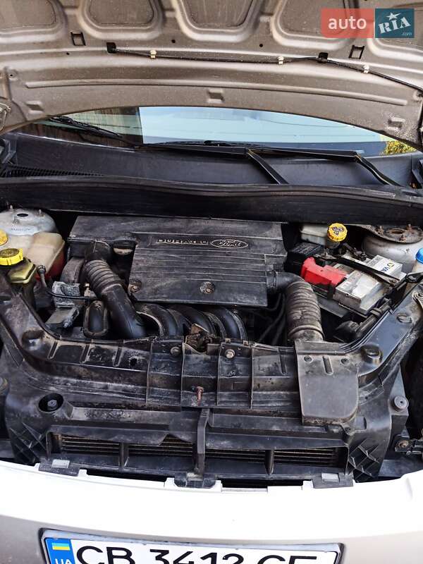 Хэтчбек Ford Fusion 2004 в Чернигове