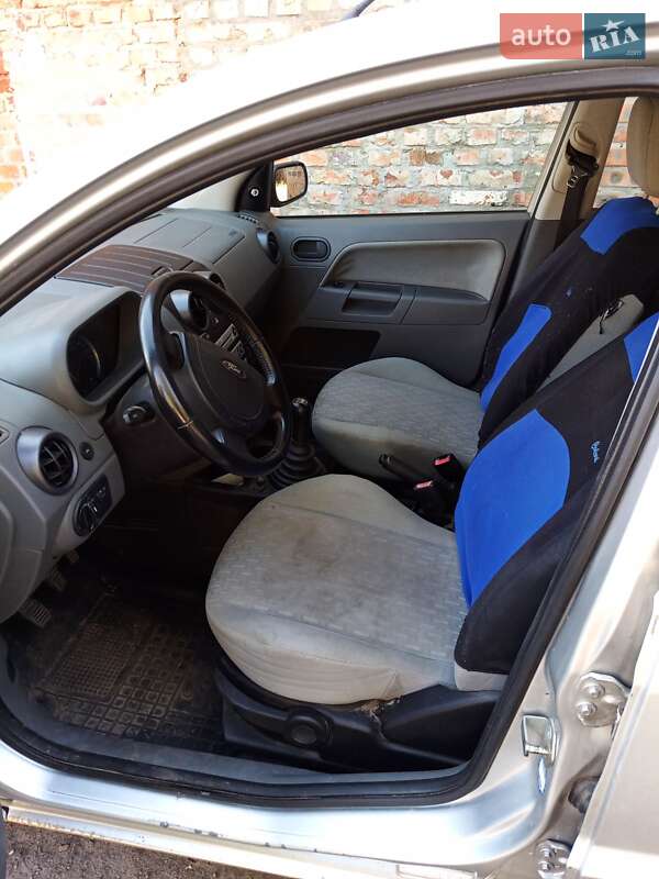 Хэтчбек Ford Fusion 2004 в Чернигове