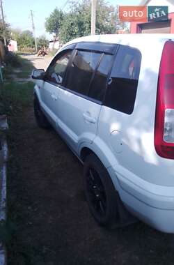 Хэтчбек Ford Fusion 2010 в 