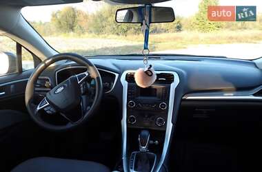 Седан Ford Fusion 2015 в Старій Вижівці