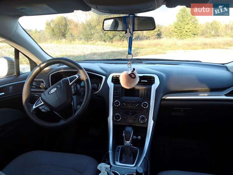 Седан Ford Fusion 2015 в Старій Вижівці