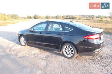 Седан Ford Fusion 2015 в Старій Вижівці