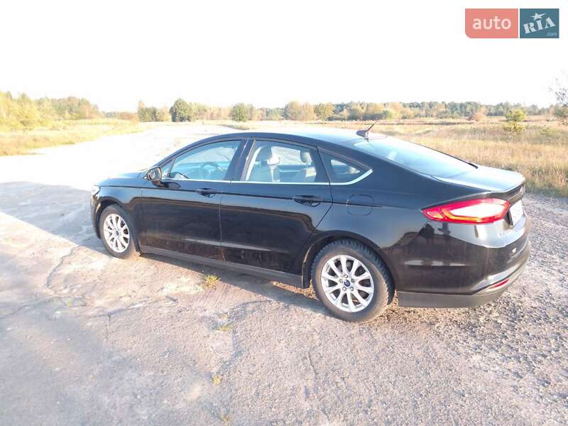 Седан Ford Fusion 2015 в Старій Вижівці